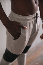 Pantalón Deportivo con textura en rodilla